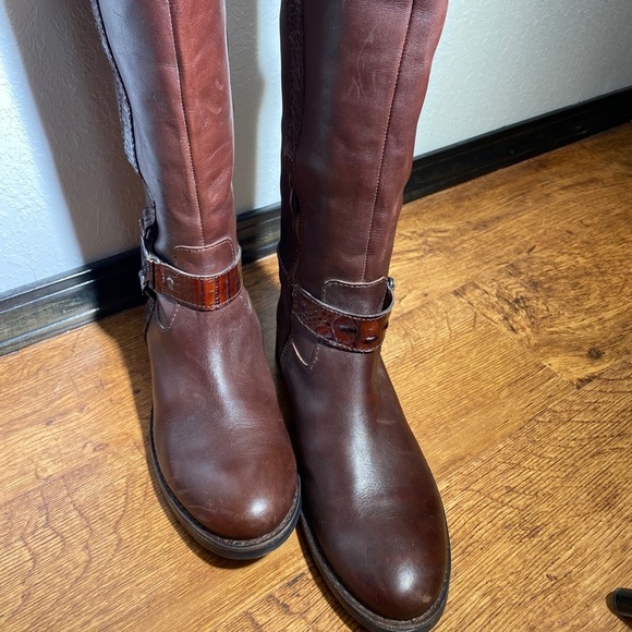 Vince Camuto Womes Boots Fantastic Sz 9.5 Leather - Picture 2 of 15